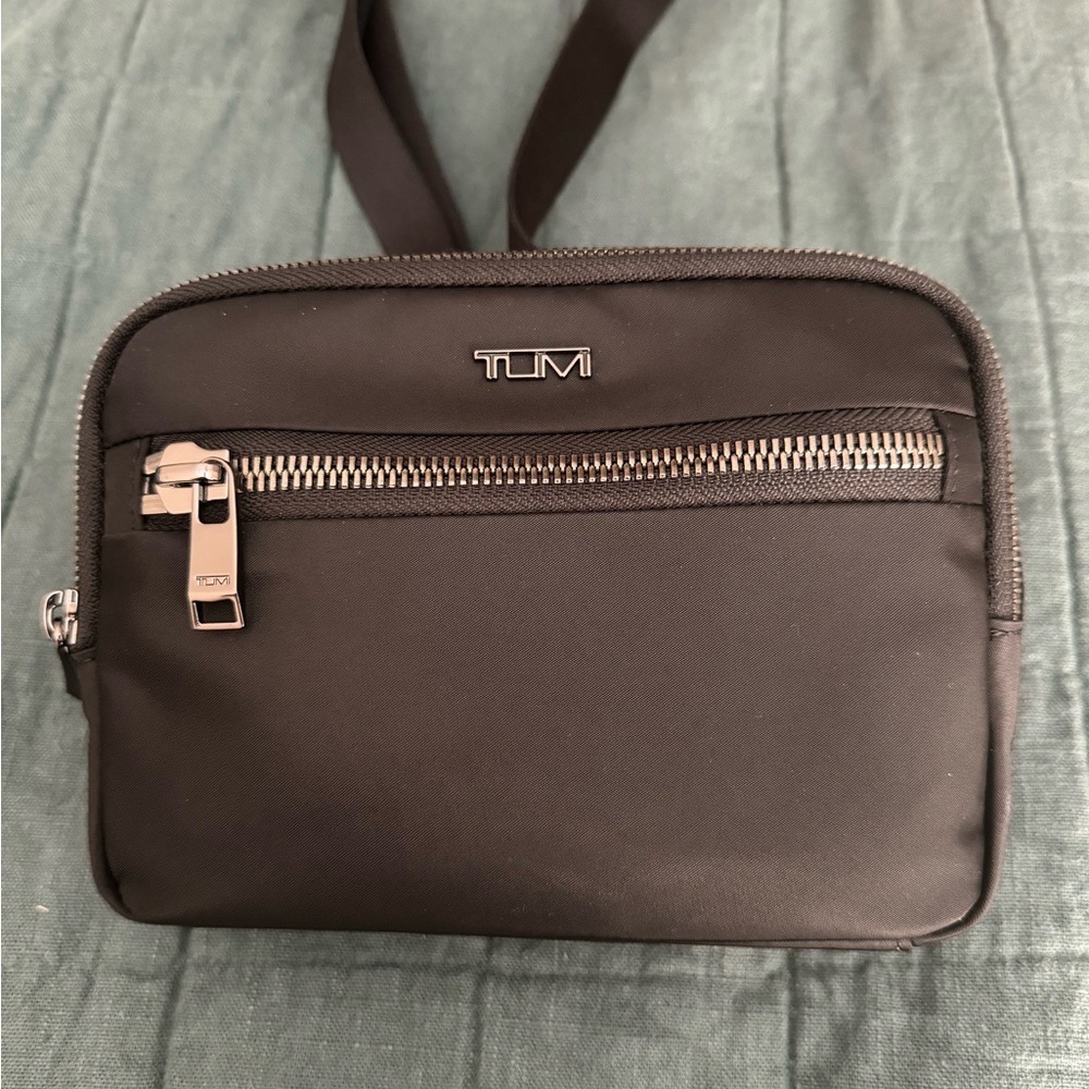 NWOT TUMI Voyageur Sedona Crossbody/Sling